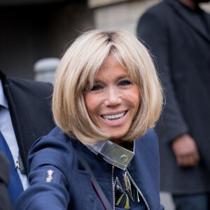 Emmanuel Macron et sa femme Brigitte Macron quittent leur domicile au Touquet pour aller voter pour le deuxième tour de l'élection présidentielle. Le 7 mai 2017