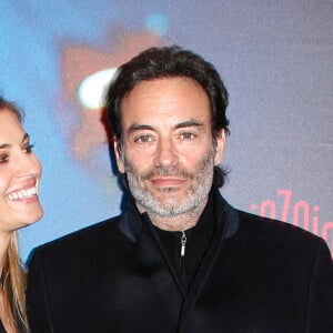 Exclusif - Anthony Delon et sa compagne Sveva Alviti - Avant-première du film "Entre les vagues" au cinéma MK2 Quai de Seine à Paris le 15 mars 2022. © Christophe Aubert via Bestimage