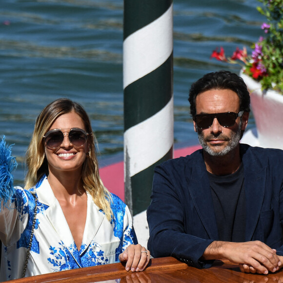 Anthony Delon et sa compagne Sveva Alviti arrivent à l'hôtel Excelsior lors de la 77ème édition du festival international du film de Venise (Mostra) le 2 septembre 2020.