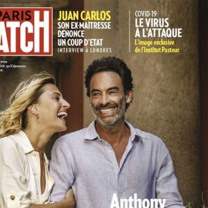 Anthony Delon et sa compagne Sveva Alviti en couverture de "Paris Match", septembre 2020.