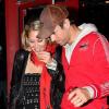 Enrique Iglesias et Anna Kournikova sortent du restaurant BB sur Miami Beach.