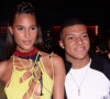 Semi-exclusif - Neymar Jr, Cindy Bruna, Kylian Mbappé et Marco Verratti lors de la soirée d'anniversaire de C.Bruna (27 ans) au restaurant Giusé Trattoria à Paris, France, le 1er octobre 2021. Un événement organisé par Five Eyes Production. © Rachid Bellak/Bestimage