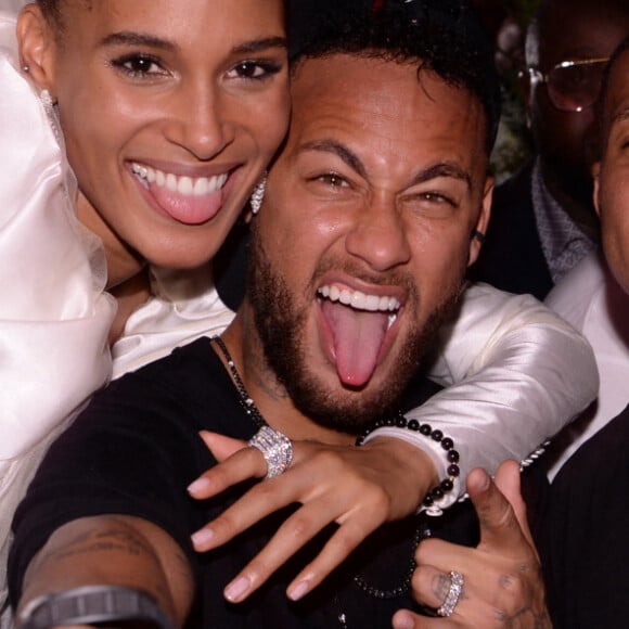 Cindy Bruna, Neymar Jr et Kylian Mbappé - Cindy Bruna fête ses 25 ans au Lutetia "Pop Up" club, soirée organisée par Five Eyes Production. © Rachid Bellak / Bestimage