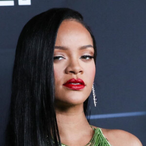 Rihanna (enceinte) au photocall "Fenty Beauty et Fenty Skin" à Los Angeles, le 11 février 2022. 