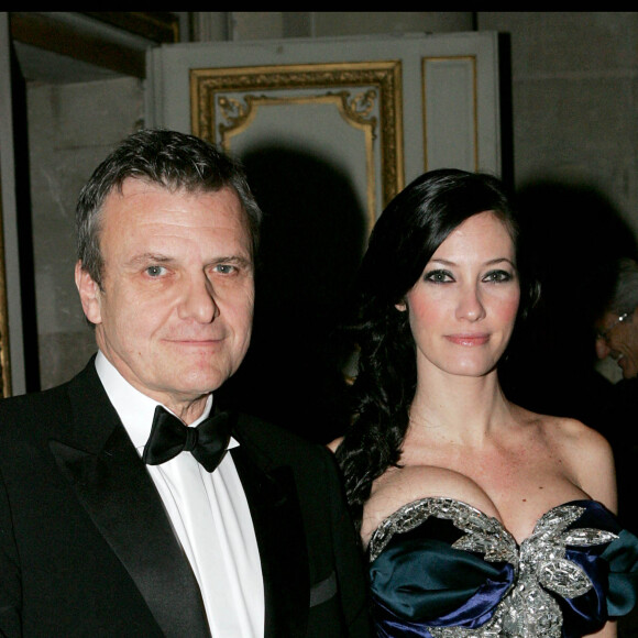 Mareva Galanter et Jean-Charles de Castelbajac à la soirée de gala au profit de l'association Vie espoir contre le cancer au château de Versailles, en 2005. 