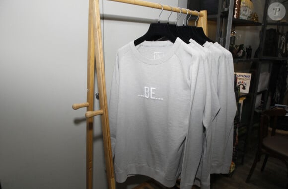 Exclusif - Vente de hoodies solidaire pour l'Ukraine et présentation de la nouvelle capsule de la marque "Be Yogi" au Tigre Yoga Club de Chaillot. Paris, le 17 mars 2022 © Denis Guignebourg / Bestimage