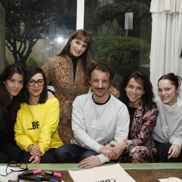 Exclusif - Sylvie Hoarau, Frédérique Bel, Nicolas Ouchenir, Sandra Sisley, Lola Le Lann et Jennifer Ayache à la vente de hoodies solidaire pour l'Ukraine et présentation de la nouvelle capsule de la marque "Be Yogi" au Tigre Yoga Club de Chaillot. Paris, le 17 mars 2022 © Denis Guignebourg / Bestimage