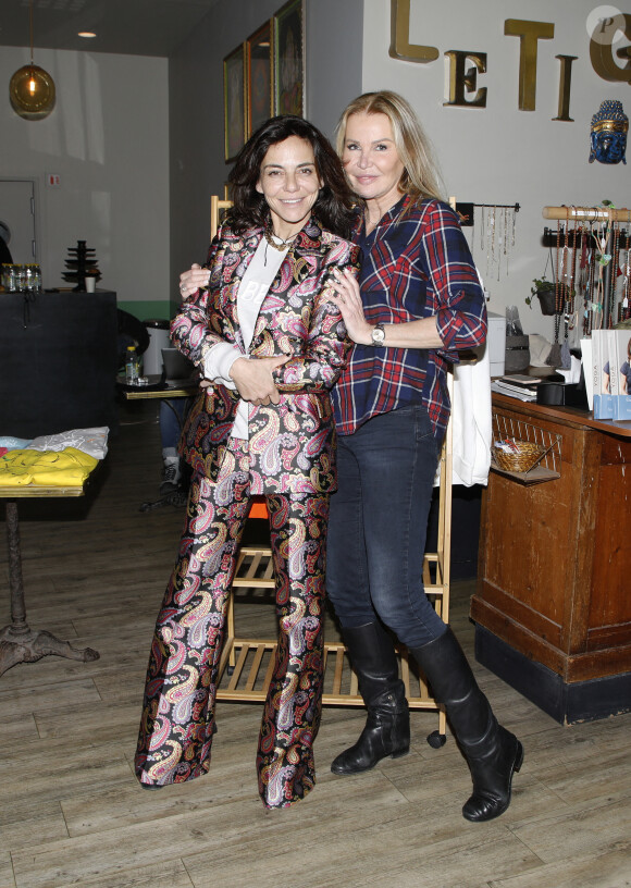 Exclusif - Sandra Sisley et Florentine Leconte de hoodies solidaire pour l'Ukraine et présentation de la nouvelle capsule de la marque "Be Yogi" au Tigre Yoga Club de Chaillot. Paris, le 17 mars 2022 © Denis Guignebourg / Bestimage