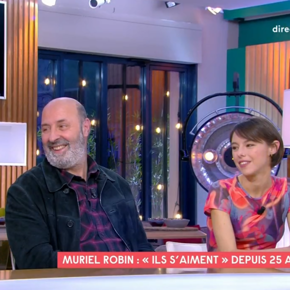 Muriel Robin sur le plateau de C à Vous