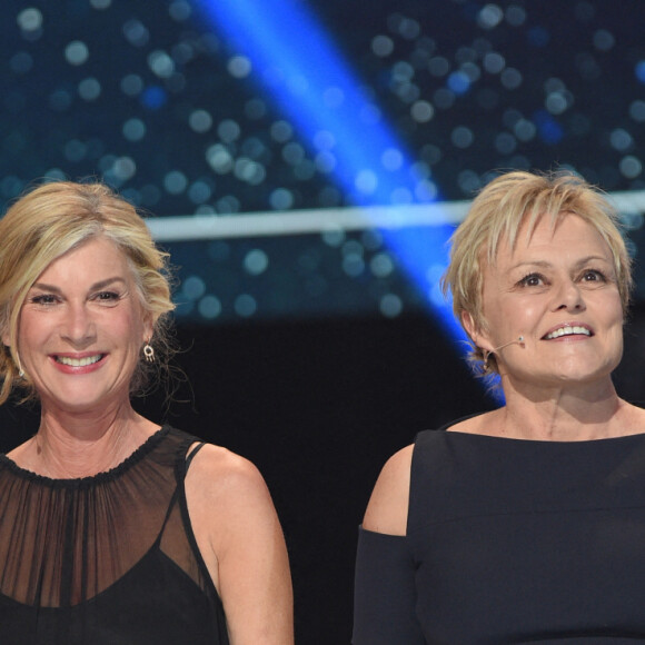 Exclusif - Michèle Laroque et Muriel Robin - Enregistrement de l'émission "Bon anniversaire Line" à l'occasion des 90 ans de L.Renaud au Théâtre Bobino à Paris, qui sera diffusée le Mardi 3 juillet à 20h55 sur France 2. Le 25 juin 2018 © Coadic Guirec / Bestimage