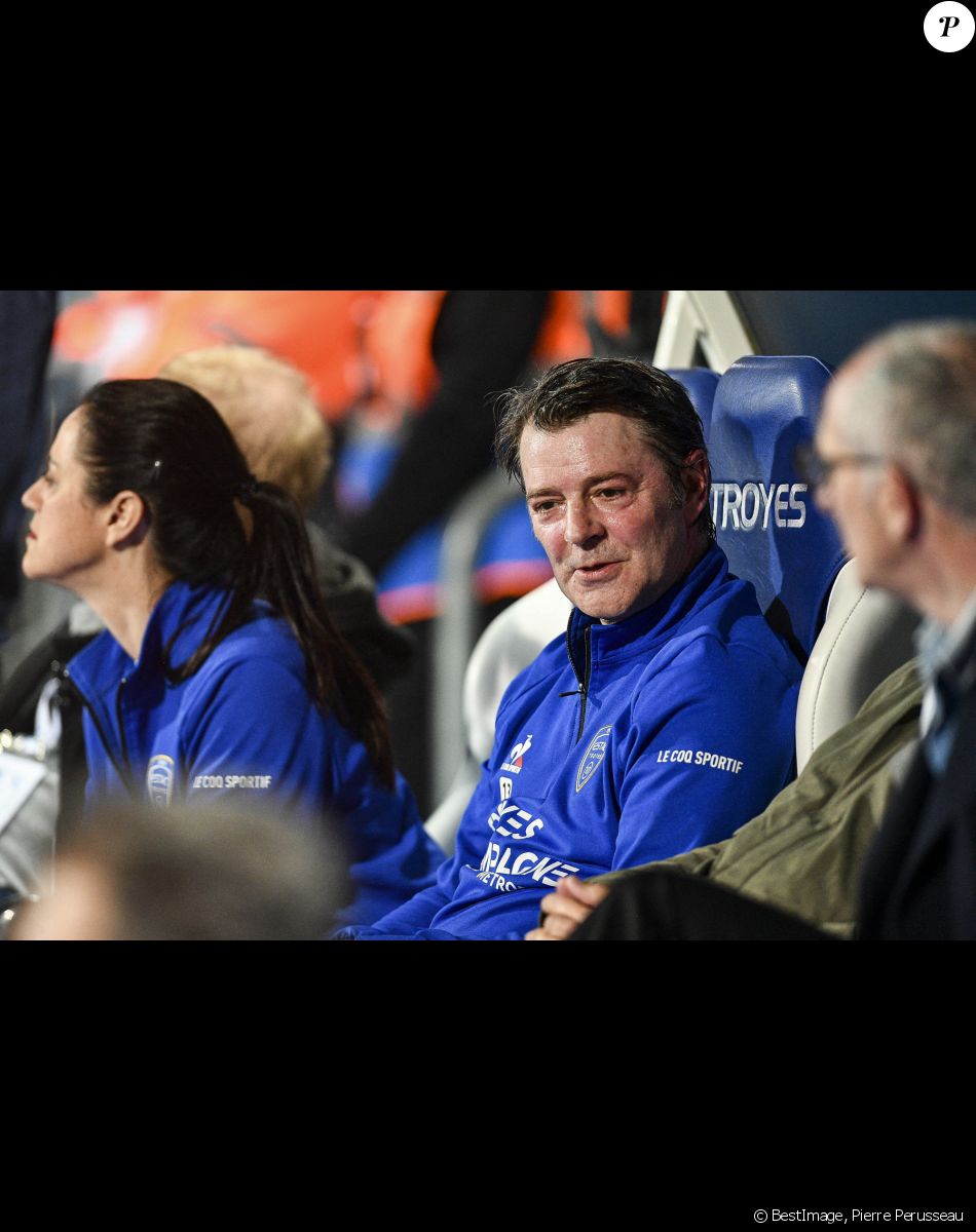 François Baroin - Le club Variétés Club de France récolte 12.000 Euros pour l'association "Solidarité Femmes Aube" lors d'un match de gala mixte contre les légendes de Troyes l'ESTAC (victoire 5-4 des légendes de Troyes) au Stade de l'Aube à Troyes © Pierre Perusseau/Bestimage