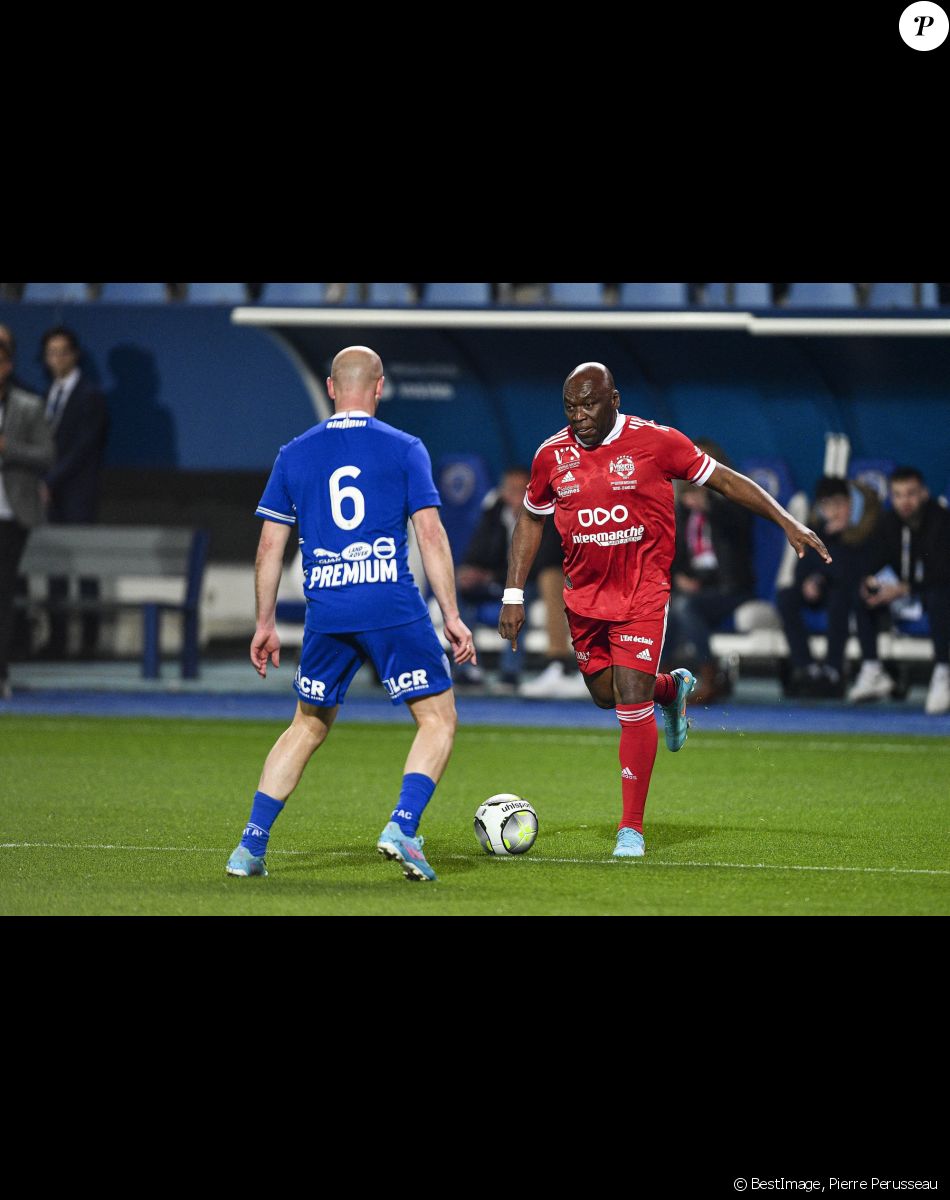 Wilfrid Mbappé - Le club Variétés Club de France récolte 12.000 Euros pour l'association "Solidarité Femmes Aube" lors d'un match de gala mixte contre les légendes de Troyes l'ESTAC (victoire 5-4 des légendes de Troyes) au Stade de l'Aube à Troyes le 23 mars 2022. © Pierre Perusseau/Bestimage