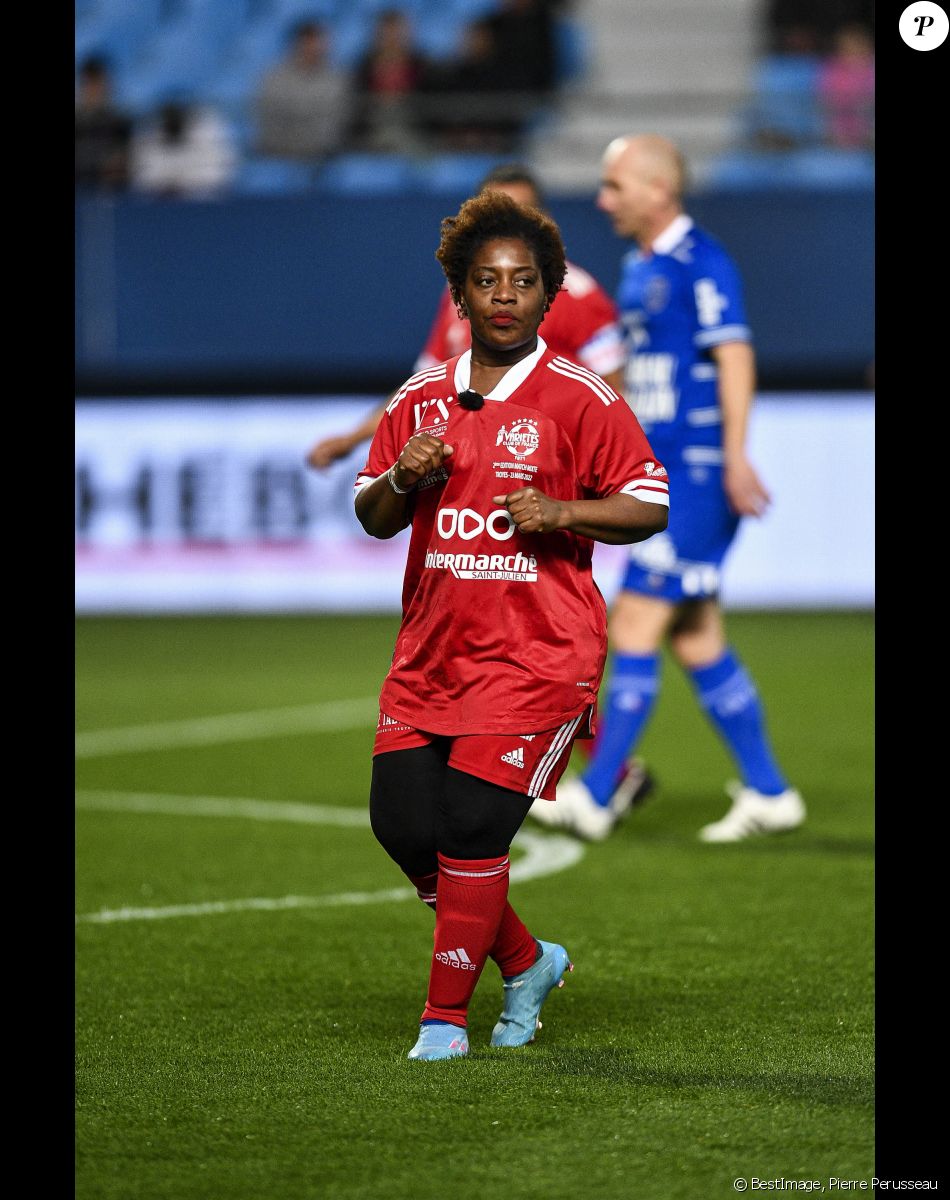 Claudia Tagbo - Le club Variétés Club de France récolte 12.000 Euros pour l'association "Solidarité Femmes Aube" lors d'un match de gala mixte contre les légendes de Troyes l'ESTAC (victoire 5-4 des légendes de Troyes) au Stade de l'Aube à Troyes le 23 mars 2022. © Pierre Perusseau/Bestimage