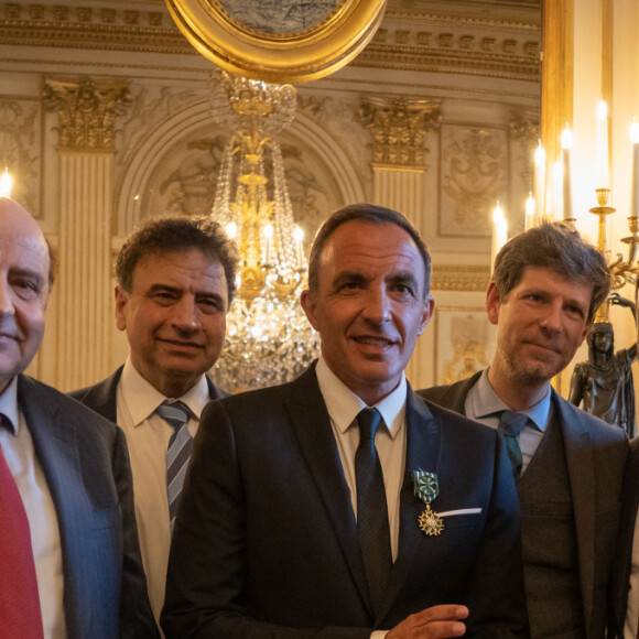 Exclusif - Nikos Aliagas, accompagné des frères Mavrommatis et Philippe Charlier, a été nommé, par la ministre de la Culture, Roselyne Bachelot Officier des arts et des lettres au ministère de la Culture à Paris, France, le 24 mars 2022