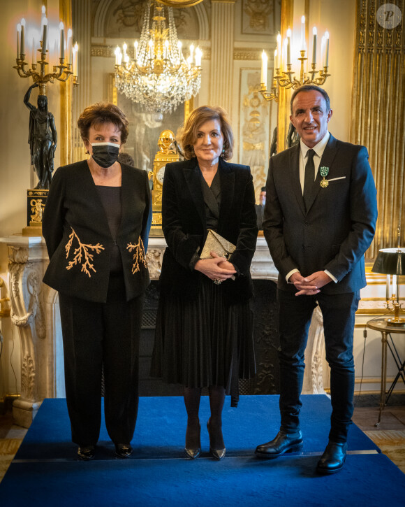 Exclusif - Nikos Aliagas, accompagné de l'ambassadrice de Gréce en France, a été nommé, par la ministre de la Culture, Roselyne Bachelot Officier des arts et des lettres au ministère de la Culture à Paris, France, le 24 mars 2022