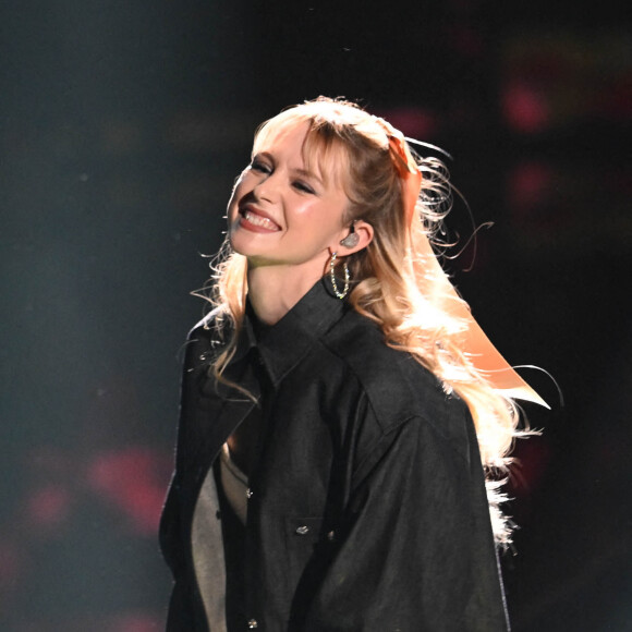 Angèle lors de la 37ème cérémonie des Victoires de la musique à la Seine musicale de Boulogne-Billancourt, le 11 février 2022. © Guirec Coadic/Bestimage 