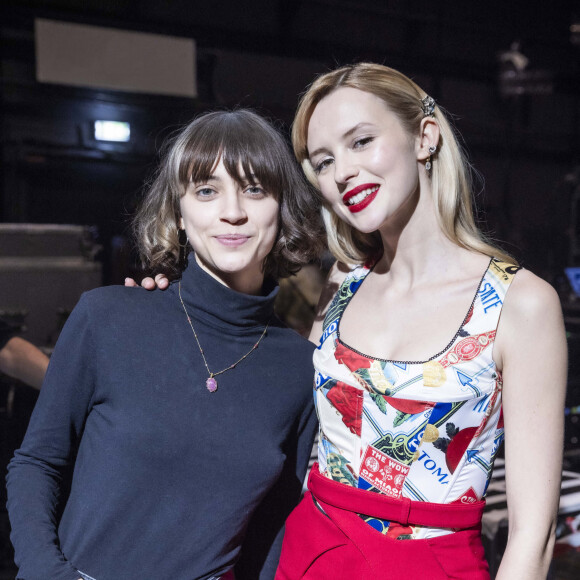 Exclusif - La chanteuse Pomme et la chanteuse Angele - Backstage - Enregistrement de l'émission "La Chanson secrète 10" diffusée sur TF1 le 22 janvier 2022 © Cyril Moreau / Bestimage