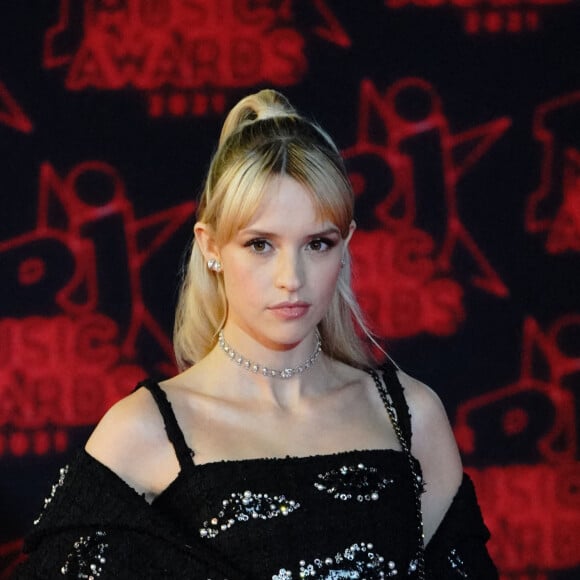 Angèle lors de la 23ème édition des NRJ Music Awards 2021 au Palais des Festivals de Cannes, le 20 novembre 2021. 