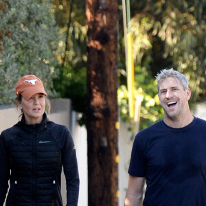 Renée Zellweger et son compagnon Ant Anstead, vus pour la première fois depuis un mois, sont allés faire un footing dans les rues de Laguna Beach. Le 7 janvier 2022 