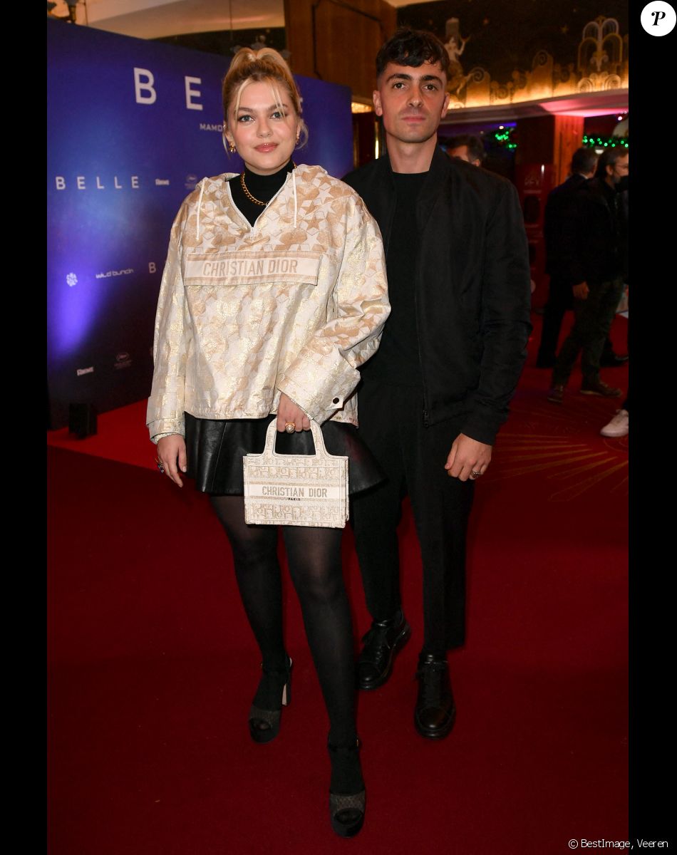 Louane et son compagnon Florian Rossi - Avant Première de " Belle " film animé japonais au Grand Rex à Paris le 6 décembre 2021 . © Veeren / Bestimage