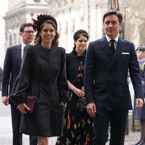 La princesse Beatrice et son mari Edoardo Mapelli Mozzi avec la princesse Eugenie et son mari Jack Brooksbank arrivent à la cérémonie hommage au prince Philip à l'abbaye de Westminster, à Londres.