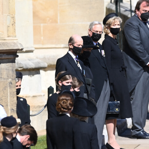 La reine Elisabeth II d'Angleterre, Catherine Kate Middleton, la duchesse de Cambridge, Zara Phillips (Tindall) et Mike Tindall, la princesse Eugenie d'York et son mari Jack Brooksbank, la princesse Beatrice d'York et son mari Edoardo Mapelli Mozzi - Arrivées aux funérailles du prince Philip, duc d'Edimbourg à la chapelle Saint-Georges du château de Windsor, Royaume Uni, le 17 avril 2021.