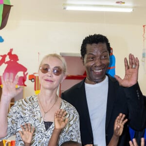 Exclusif - Aure Atika, Emmanuelle Béart, Isaach de Bankolé - Visite du groupe scolaire d'excellence Children of Africa d'Abobo à Abidjan par Madame D.Ouattara (Première Dame de Côte d'Ivoire) et présidente de la Fondation "Children of Africa" Africa is the Future le 11 mars 2022 à Abidjan en Côte d'Ivoire. © Olivier Borde / Bestimage