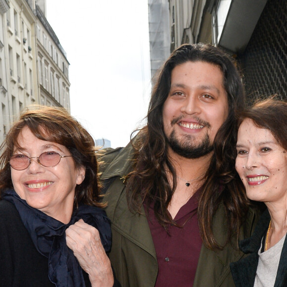 Jane Birkin, Lulu Gainsbourg et sa mère Bambou lors du lancement officiel de l'association Serge Gainsbourg au cabaret Don Camilo à Paris, le 2 avril 2017.© Guirec Coadic/Bestimage 