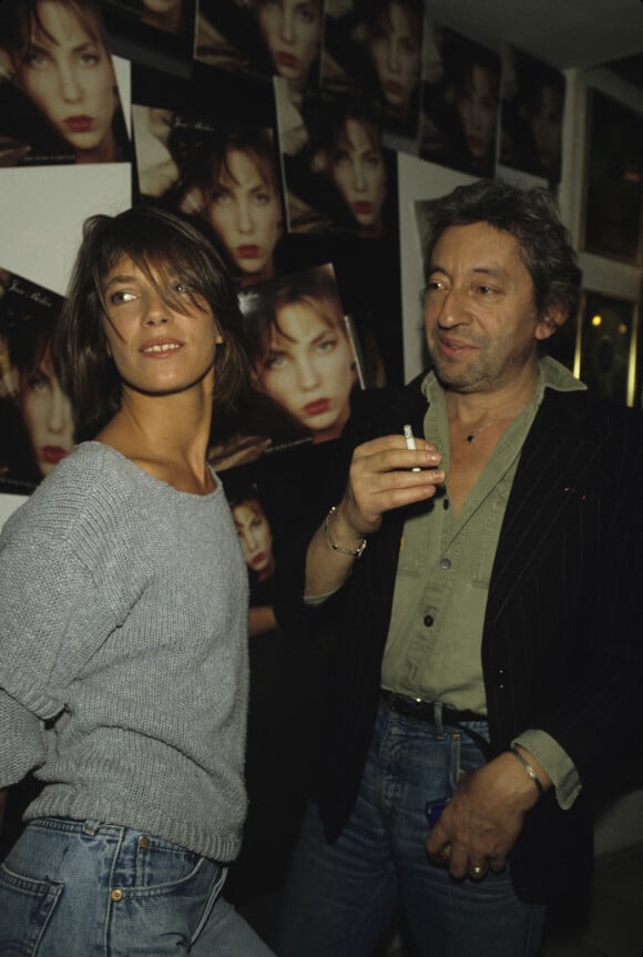 En France, à Paris, Jane Birkin et Serge Gainsbourg dans les locaux de VIRGIN le 14 octobre 1983.