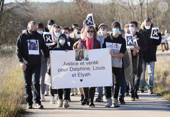 La famille et les proches se sont réunis pour une marche blanche en hommage à Delphine Jubillar, l'infirmière de 33 ans, disparue il y a un an, à Cagnac-les-Mines.