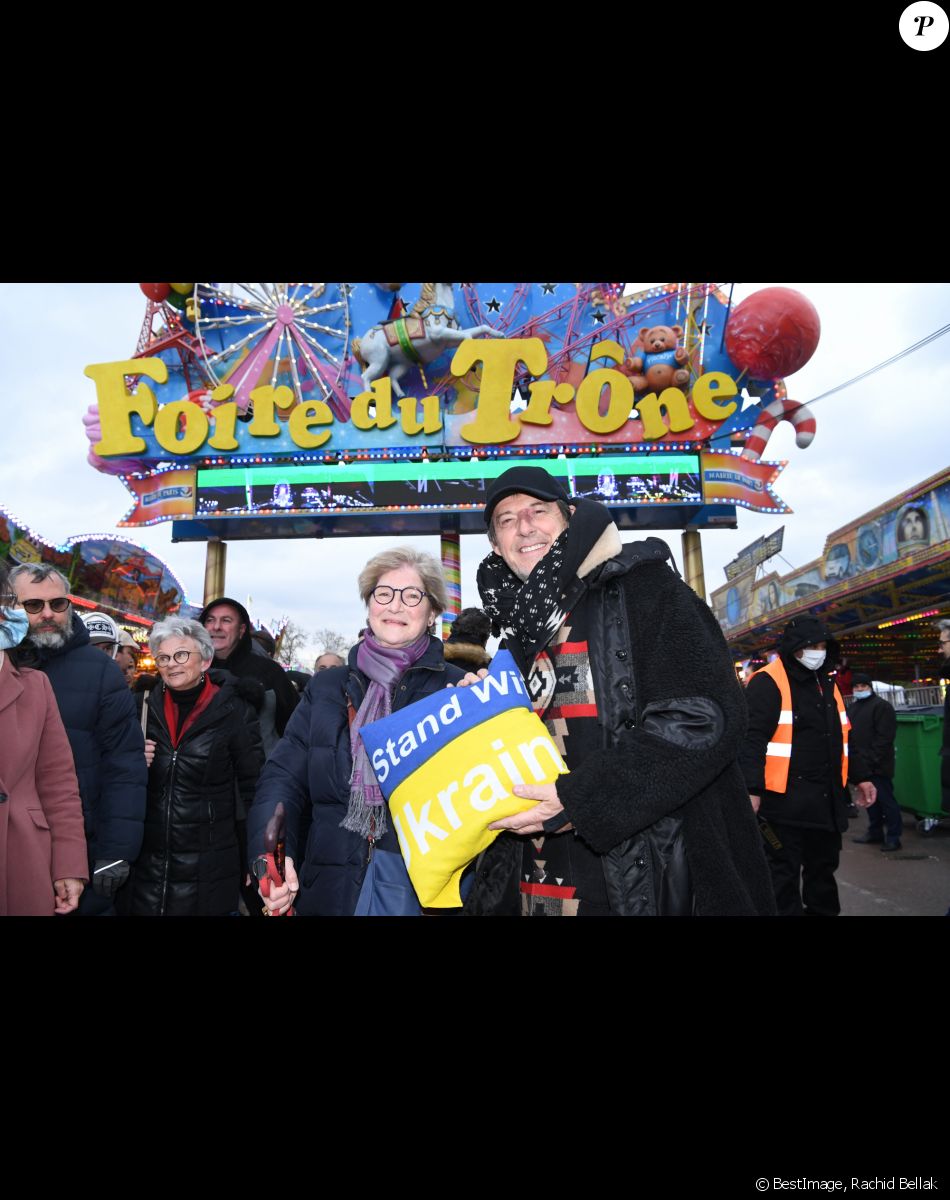 Exclusif - Martine Brousse, co-fondatrice de La Voix de l'enfant et Jean-Luc Reichmann - Lancement de l'édition 2022 de La Foire du Trône. Paris, le 1er avril 2022. © Rachid Bellak/Bestimage
