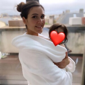 Joyce Jonathan, maman d'une petite fille, pose avec bébé sur Instagram. Février 2022.