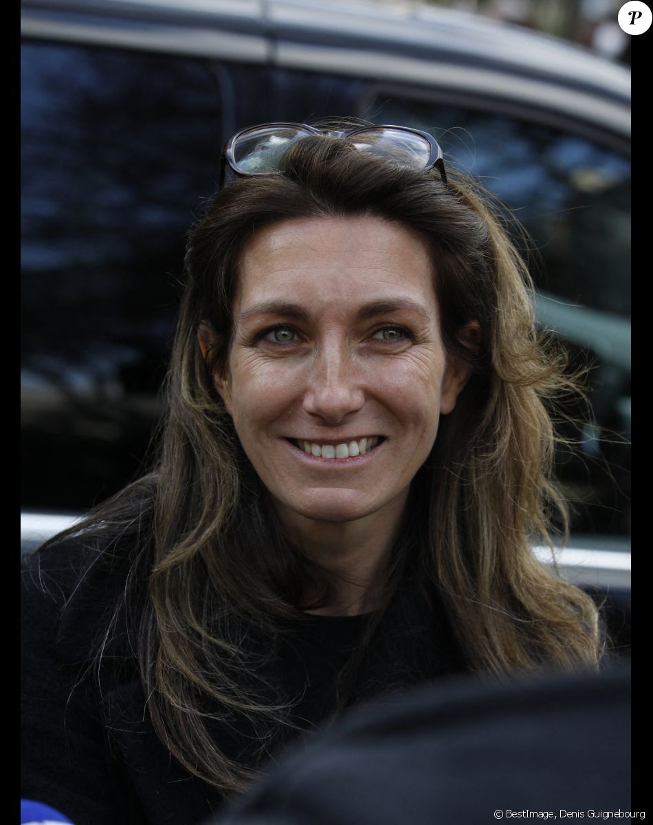 Anne-Claire Coudray- Sorties des obsèques de Jean-Pierre Pernaut en la Basilique Sainte-Clotilde à Paris, France, le 9 mars 2022. © Denis Guignebourg/BestImage