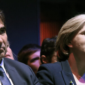 Christian Jacob, Valérie Pécresse et Gérard Larcher, président du Sénat - Meeting de Valérie Pécresse, présidente de la région Île-de-France et candidate des Républicains (LR) pour la présidentielle 2022, Porte de Versailles, à Paris, France, le 3 avril 2022. © Stéphane Lemouton/Bestimage 