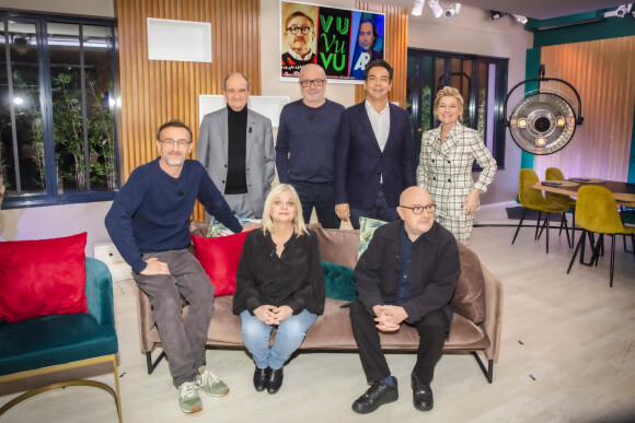 Exclusif - Jean-Paul Rouve, Pierre Lescure, Isabelle Nanty, Olivier Baroux, Patrick Cohen, Michel Blanc, Anne-Elisabeth Lemoine - Le casting du film "Les Tuche 4" lors de l'enregistrement de l'émission "C à vous" à Paris, diffusée en direct le 8 décembre sur France 5 © Jack Tribeca / Bestimage 