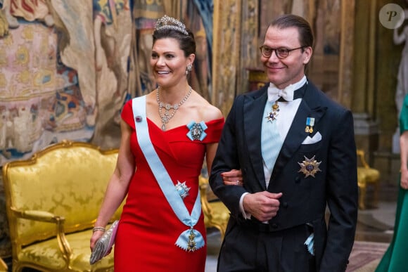 La princesse Victoria et le prince Daniel de Suède - La famille royale de Suède lors d'un dîner officiel au Palais Royal à Stockholm. Le 6 avril 2022 