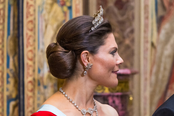 La princesse Victoria de Suède - La famille royale de Suède lors d'un dîner officiel au Palais Royal à Stockholm. Le 6 avril 2022 