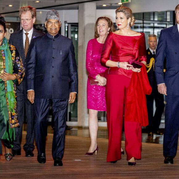 La reine Maxima et le roi Willem-Alexander des Pays-Bas, Ram Nath Kovind, président de l'Inde, et sa femme Savita - Le roi et la reine des Pays-Bas à leur arrivée à un concert dans la salle "Muziekgebouw aan het IJ" en l'honneur du président de l'Inde et de sa femme. Le 6 avril 2022 