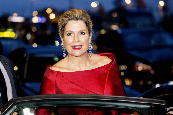 La reine Maxima des Pays-Bas - Le roi et la reine des Pays-Bas à leur arrivée à un concert dans la salle "Muziekgebouw aan het IJ" en l'honneur du président de l'Inde et de sa femme. Le 6 avril 2022 