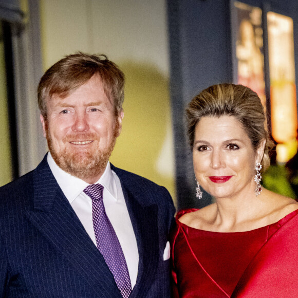 La reine Maxima et le roi Willem-Alexander des Pays-Bas - Le roi et la reine des Pays-Bas à leur arrivée à un concert dans la salle "Muziekgebouw aan het IJ" en l'honneur du président de l'Inde et de sa femme. Le 6 avril 2022 