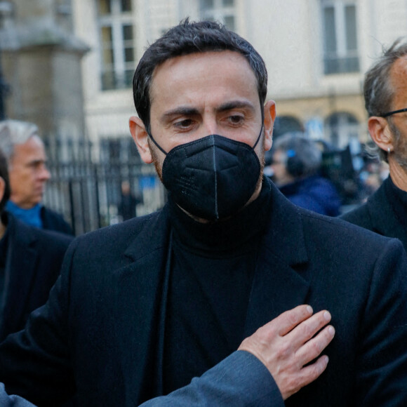 Camille Combal - Sorties des obsèques de Jean-Pierre Pernaut en la Basilique Sainte-Clotilde à Paris le 9 mars 2022. © Christophe Clovis / Bestimage