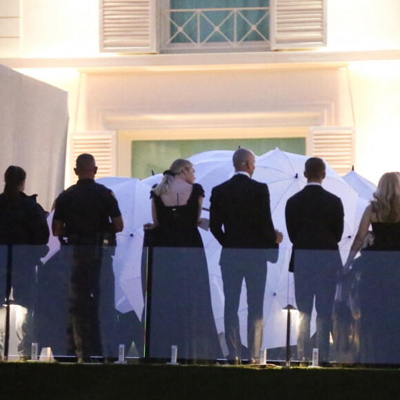 Nicola Peltz - Les invités lors de la cérémonie de mariage de Brooklyn Beckham et Nicola Peltz à Palm Beach en Floride le 9 avril 2022. 