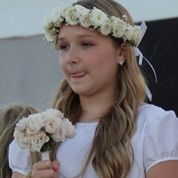 Exclusif - Harper Beckham - Les invités lors de la cérémonie de mariage de Brooklyn Beckham et Nicola Peltz à Palm Beach en Floride le 9 avril 2022. 