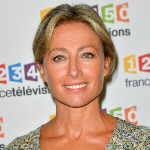 Anne-Sophie Lapix lors du photocall de la présentation de la nouvelle dynamique 2017-2018 de France Télévisions. Paris, le 5 juillet 2017.
