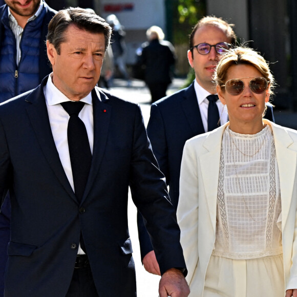 Christian Estrosi a voté en famille, avec sa femme Laura Tenoudji et leur fille Bianca à Nice. © Bruno Bebert/Bestimage