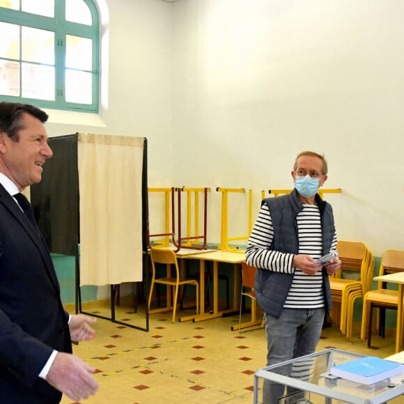 Christian Estrosi a voté en famille, avec sa femme Laura Tenoudji et leur fille Bianca à Nice, le 10 avril 2022. © Bruno Bebert/Bestimage