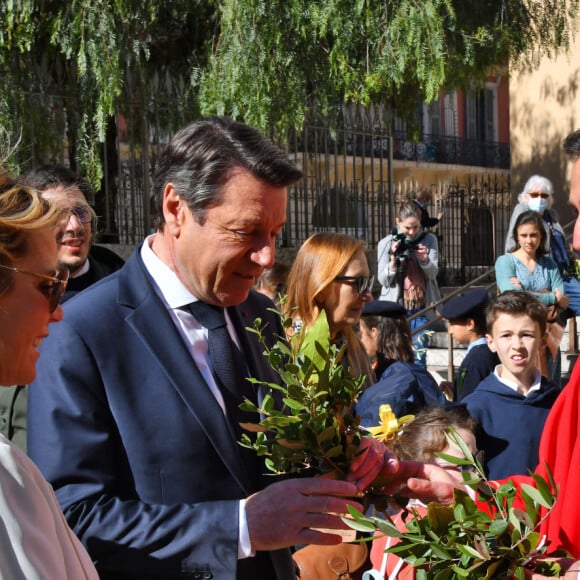 Christian Estrosi et sa femme Laura Tenoudji ont assisté à la messe des Rameaux à l'église du Voeux à Nice, le 10 avril 2022. © Bruno Bebert/Bestimage