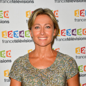 Anne-Sophie Lapix lors du photocall de la présentation de la nouvelle dynamique 2017-2018 de France Télévisions. Paris, le 5 juillet 2017.