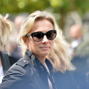 Anne-Sophie Lapix et Luana Belmondo - Sorties des obsèques de Emmanuel Maubert au cimetière du Père-Lachaise à Paris le 8 juin 2016.