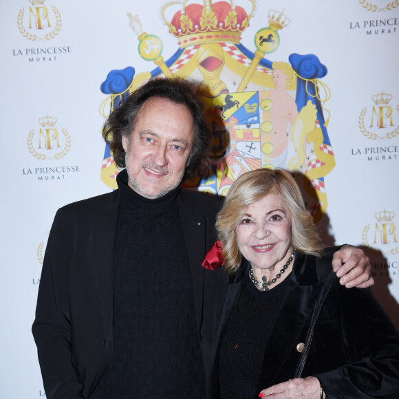 Semi-exclusif - Nicoletta et son mari Jean-Christophe Molinier - Dîner de charité de l'association "La princesse Murat" au restaurant "Les jardins du Presbourg" à Paris le 11 avril 2022. "L’association « La Princesse Murat » est une association à but non lucratif dont l’objet est de promouvoir l’accès à la santé, à l’éducation, à la nutrition et aux premiers secours aux femmes et aux enfants en situation de détresse, d’extrême pauvreté, et de risques sanitaires où que ce soit dans le monde. Elle a également pour vocation de promouvoir le développement durable et l'écologie, indispensables pour garantir que toutes formes d'aide soient durables à long terme.© Rachid Bellak/Bestimage